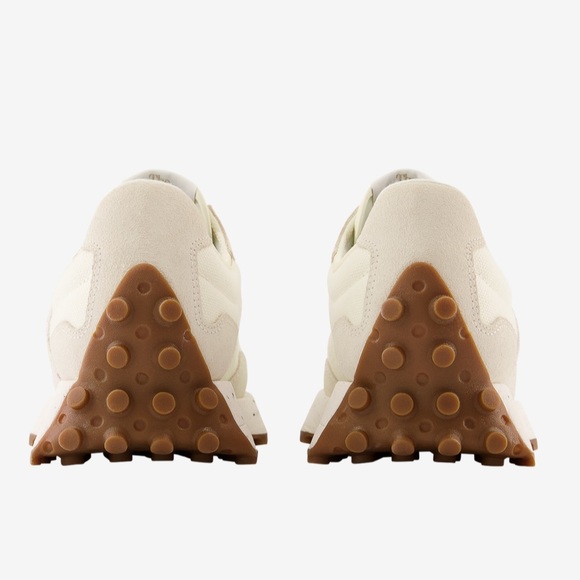 New Balance 327 in Turtledove - Picture 4 of 12